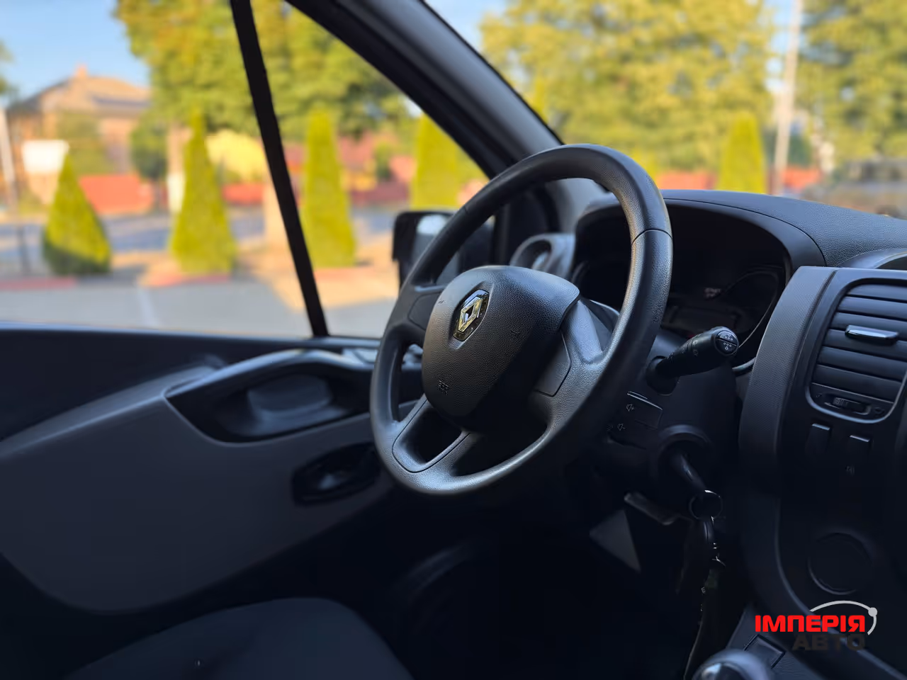 Renault Trafic - фото 18