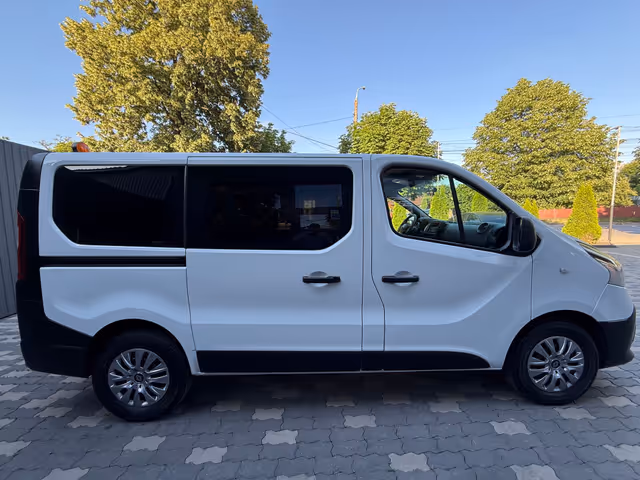 Renault Trafic - фото 5