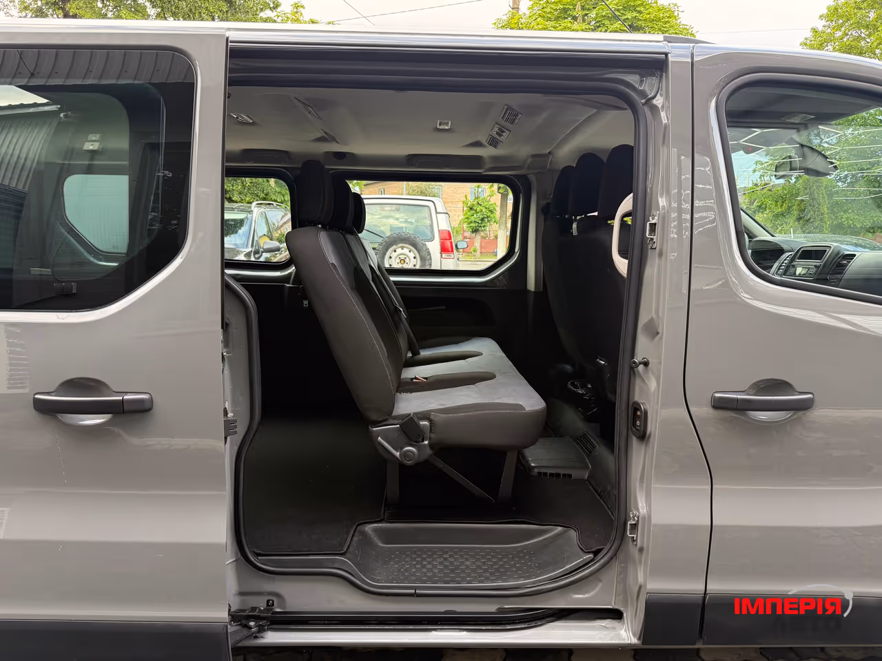 Opel Vivaro - фото 16