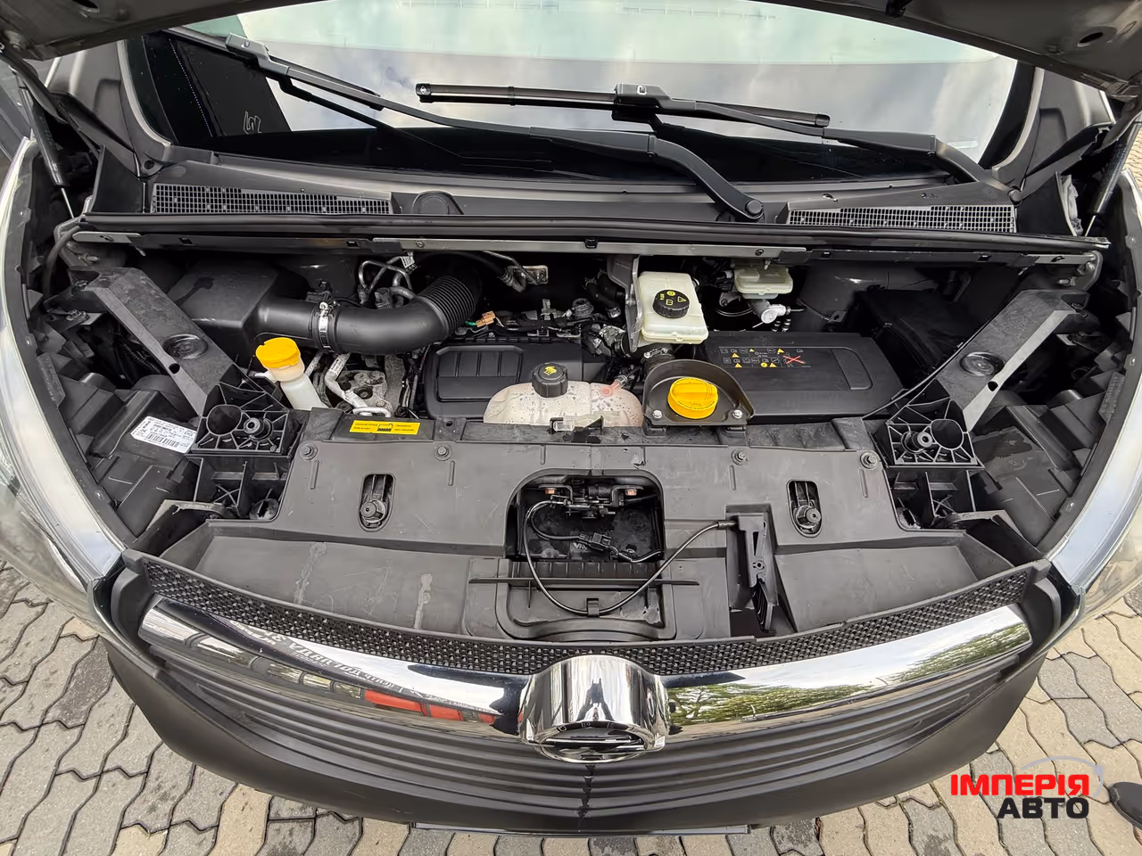 Opel Vivaro - фото 28