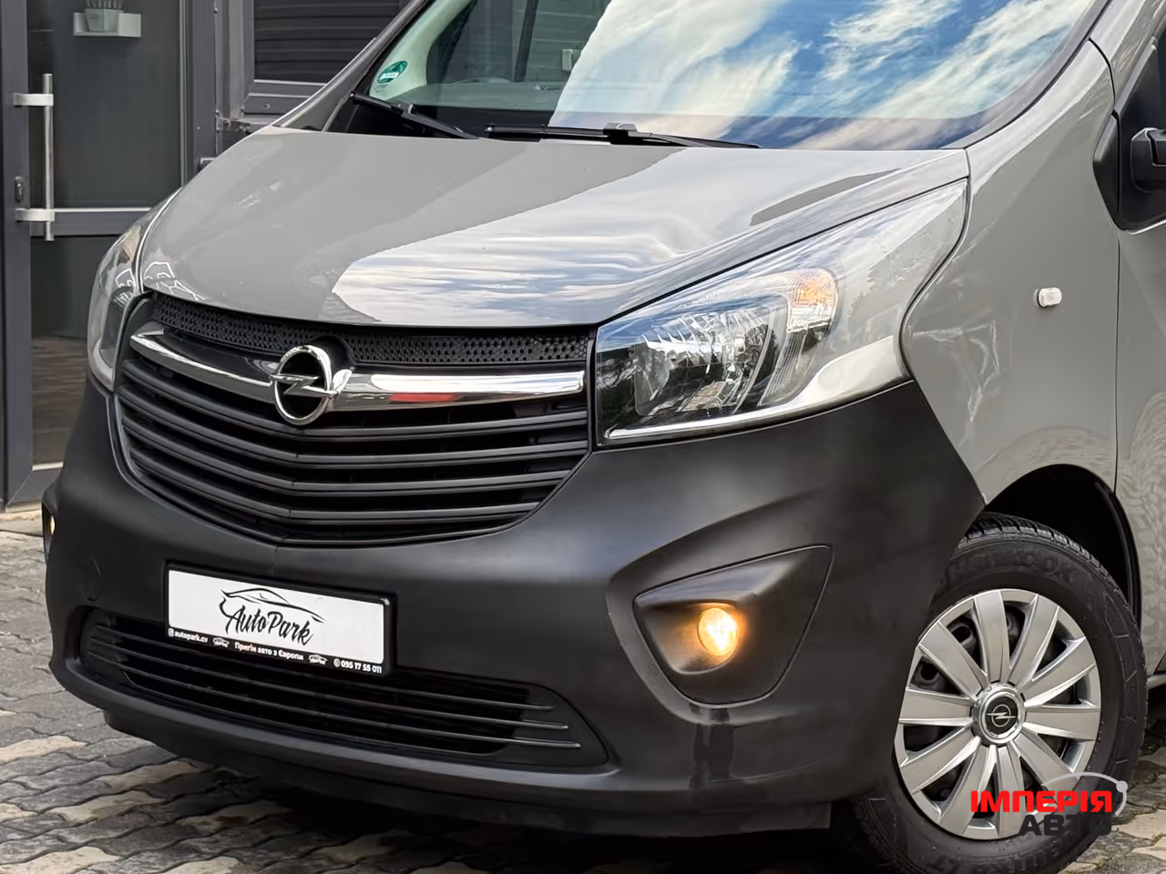 Opel Vivaro - фото 11
