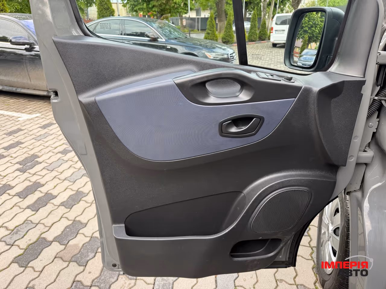 Opel Vivaro - фото 13