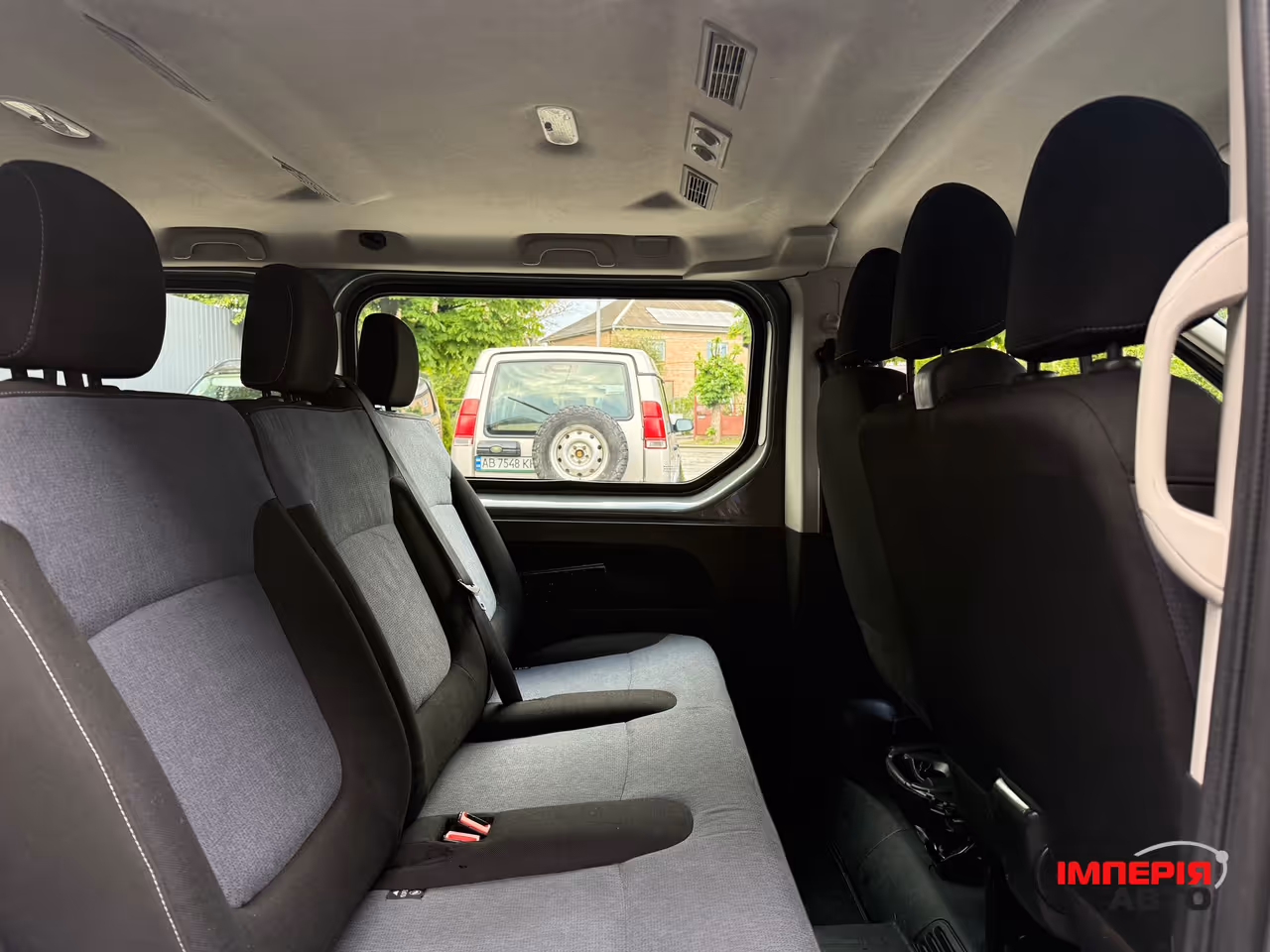 Opel Vivaro - фото 17