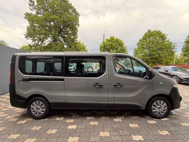 Opel Vivaro - фото 4