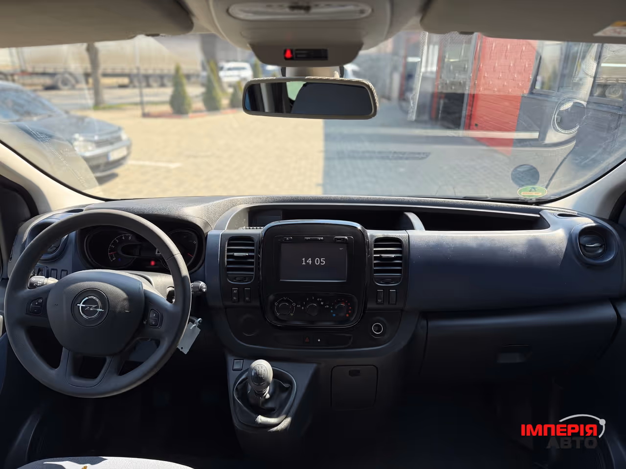 Opel Vivaro - фото 21