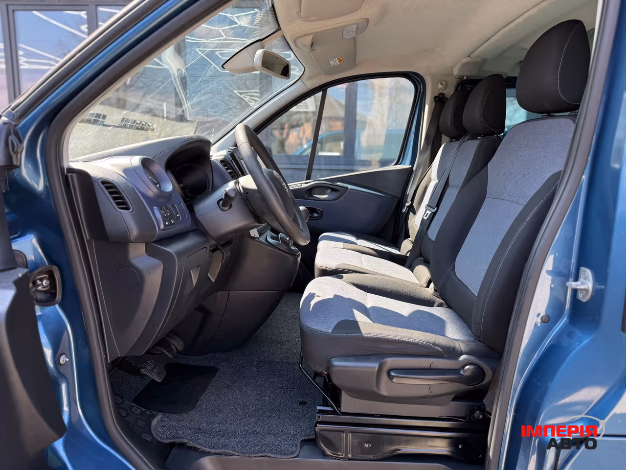 Opel Vivaro - фото 11