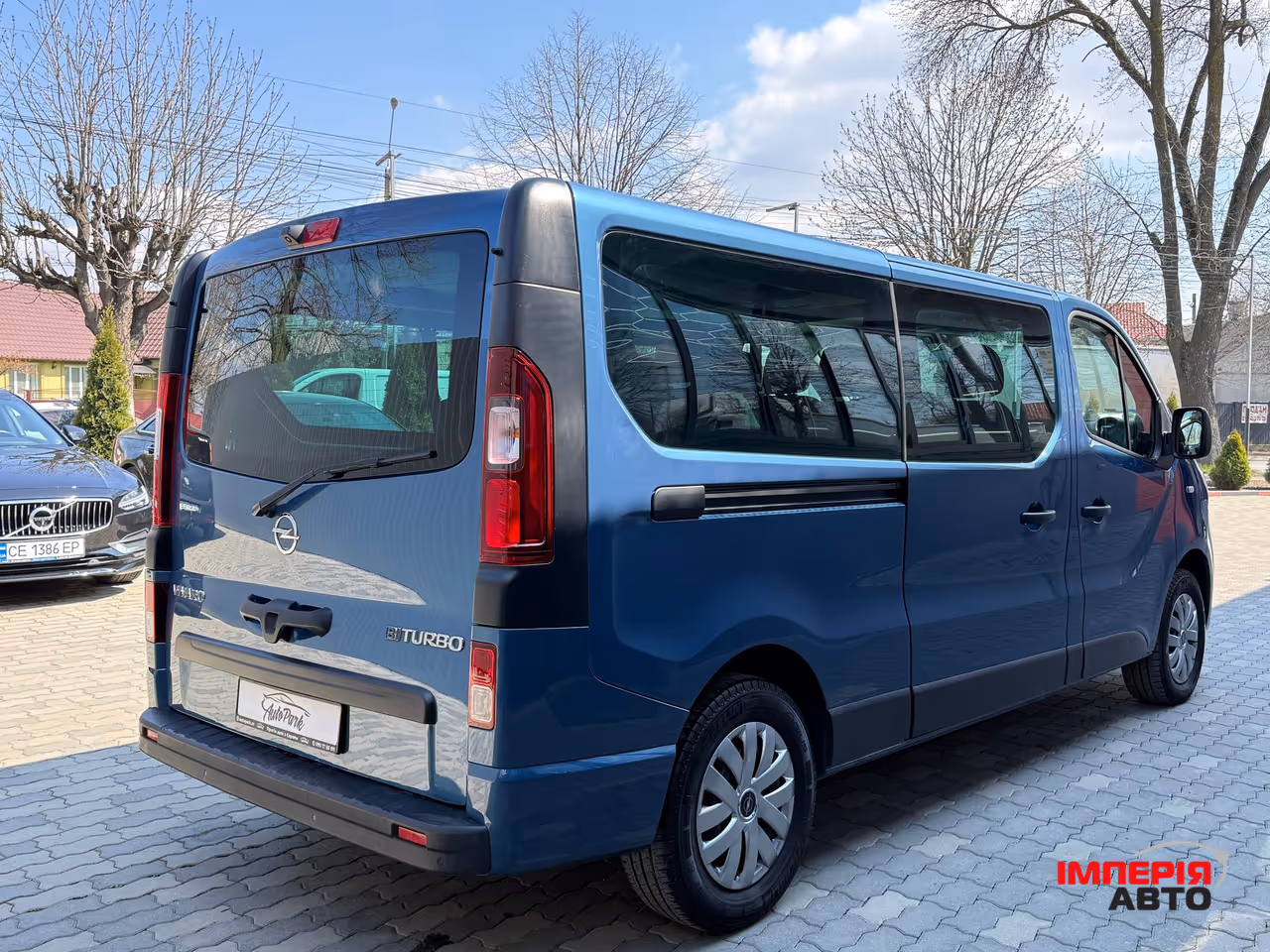 Opel Vivaro - фото 6