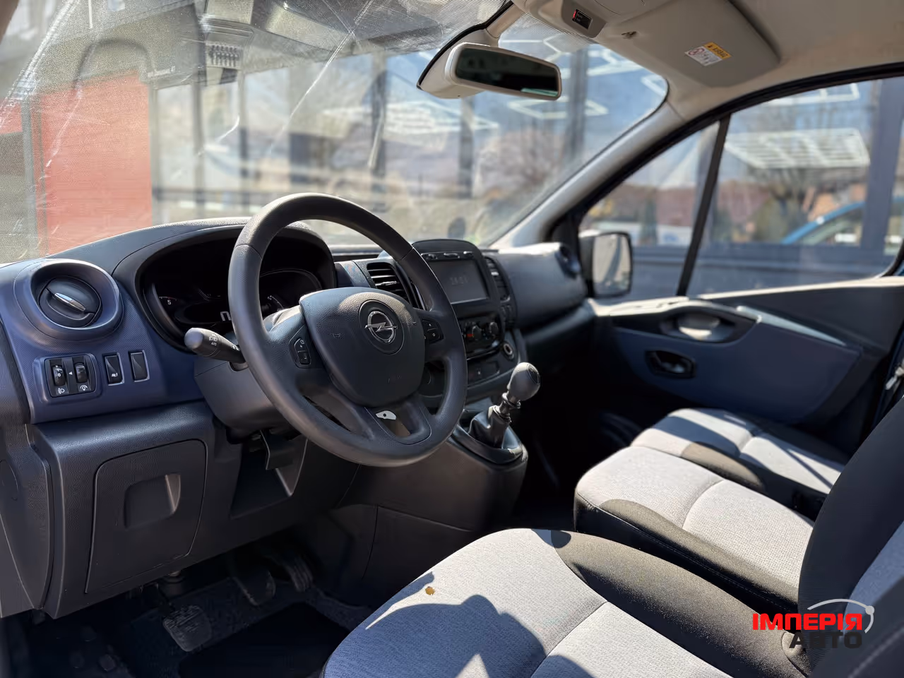 Opel Vivaro - фото 12