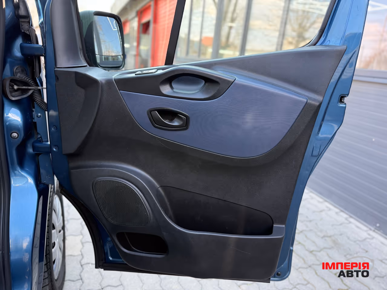 Opel Vivaro - фото 23
