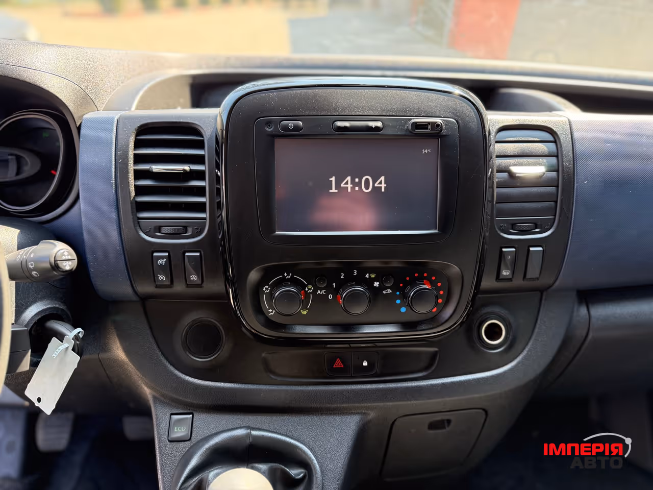 Opel Vivaro - фото 15