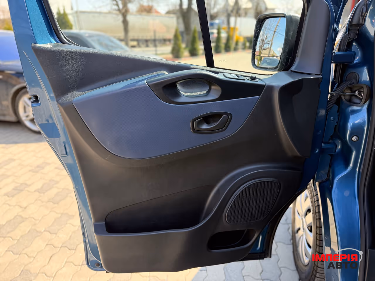 Opel Vivaro - фото 13