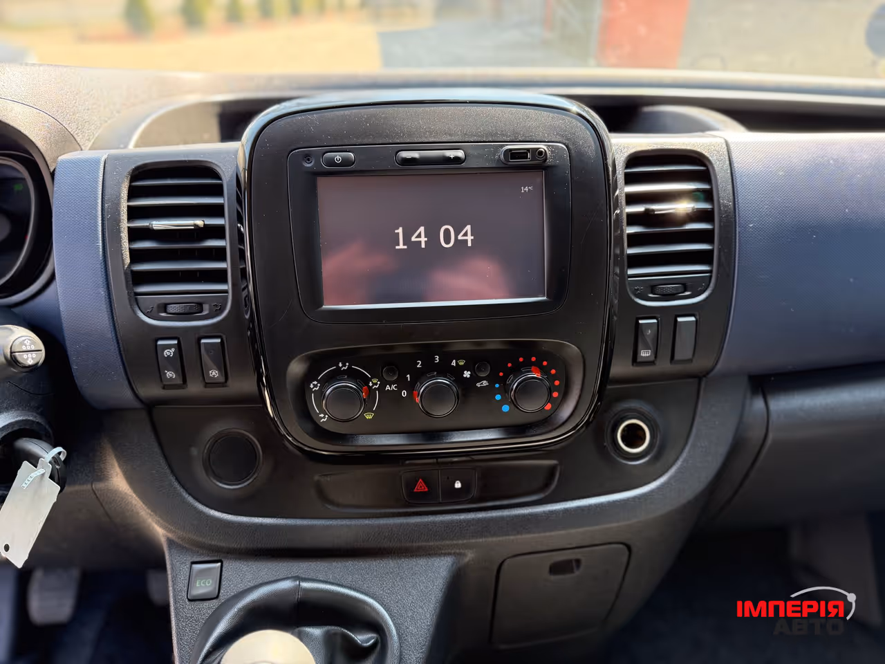 Opel Vivaro - фото 16