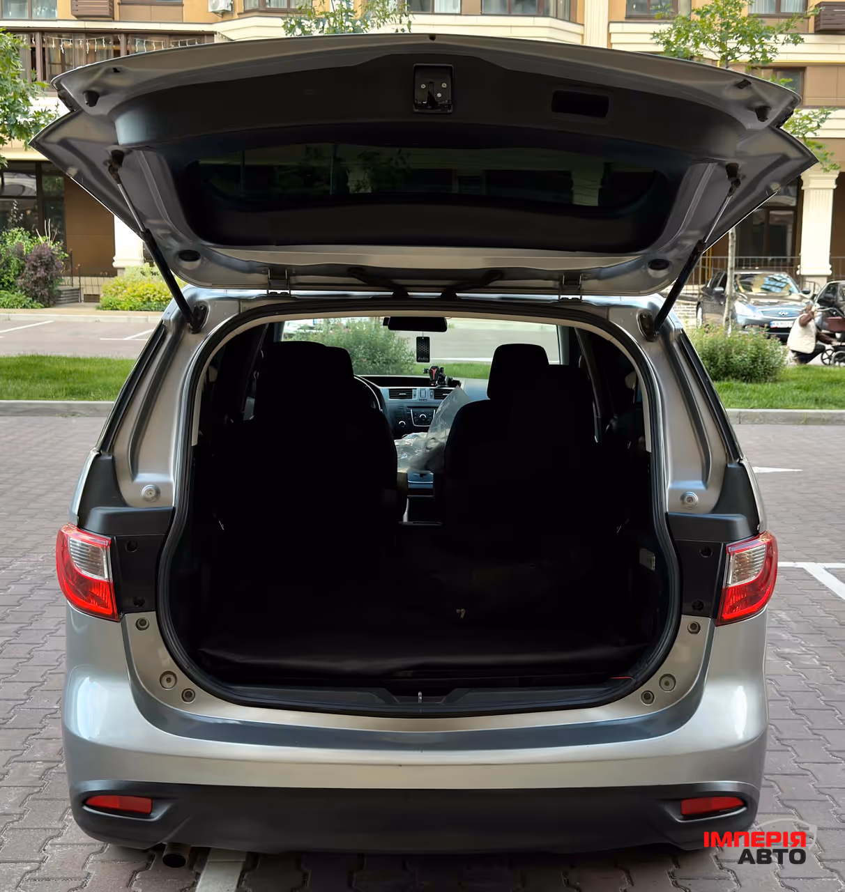 Mazda 5 - фото 7