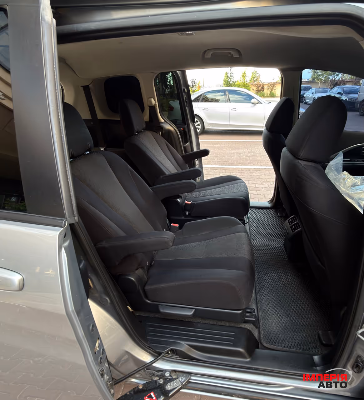 Mazda 5 - фото 11