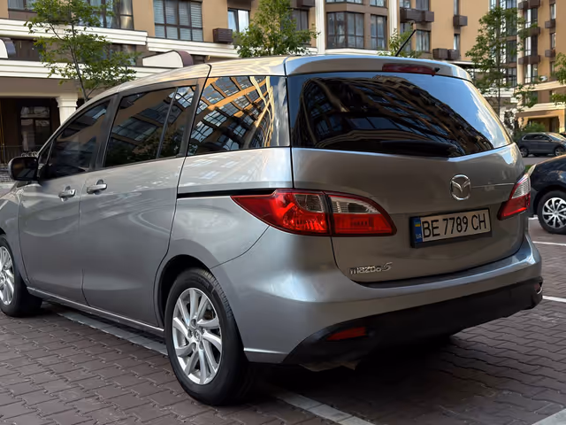 Mazda 5 - фото 3