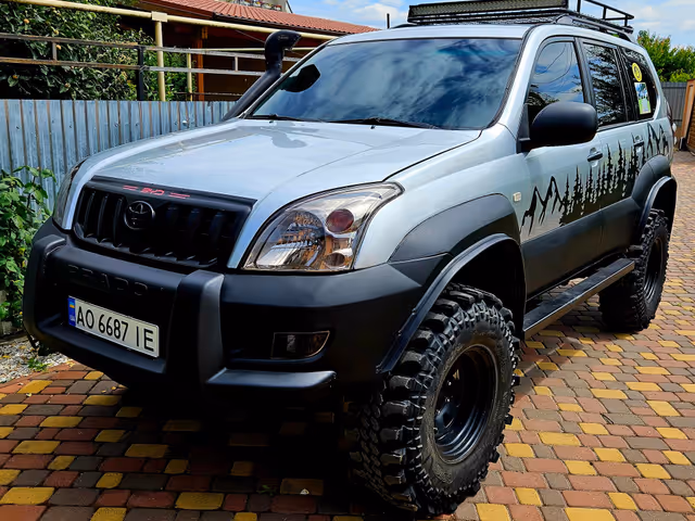 Toyota Land Cruiser Prado - фото 2