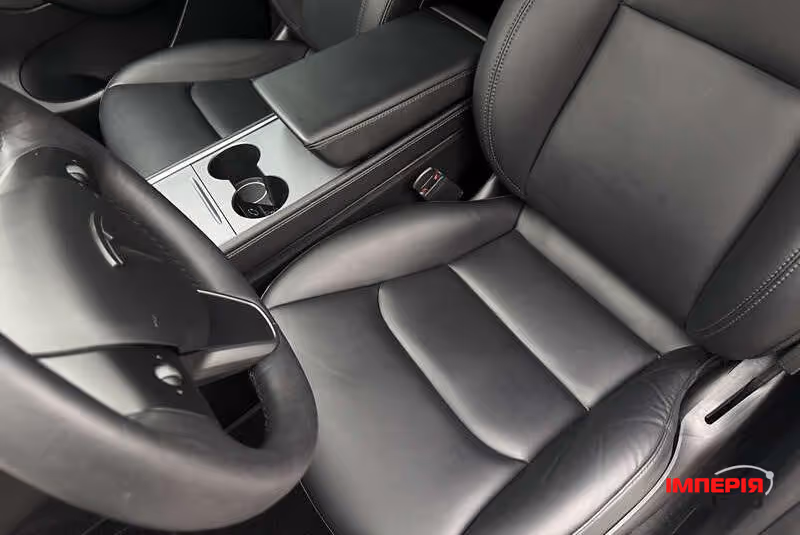 Tesla Model Y - фото 7