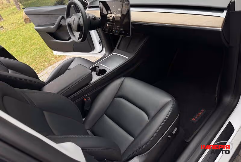 Tesla Model Y - фото 6