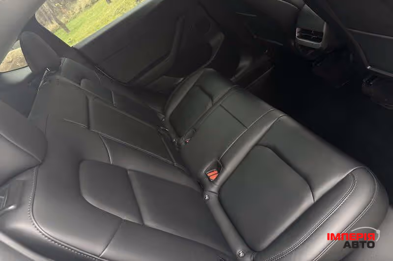Tesla Model Y - фото 12