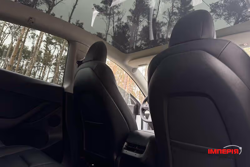 Tesla Model Y - фото 13