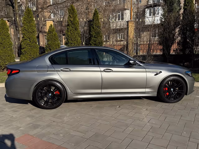 BMW M5 - фото 3
