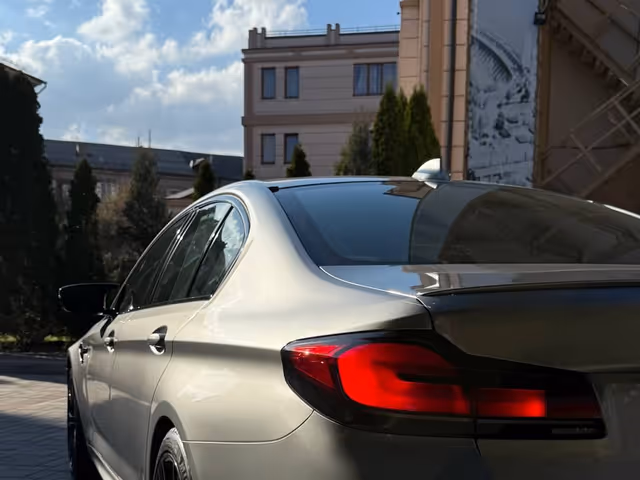 BMW M5 - фото 5