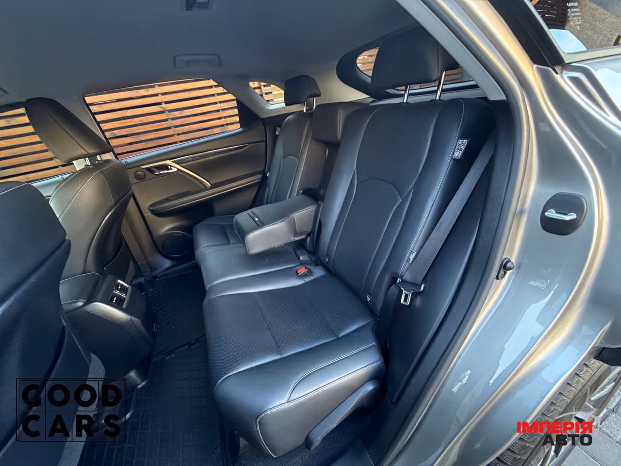 Lexus RX - фото 32