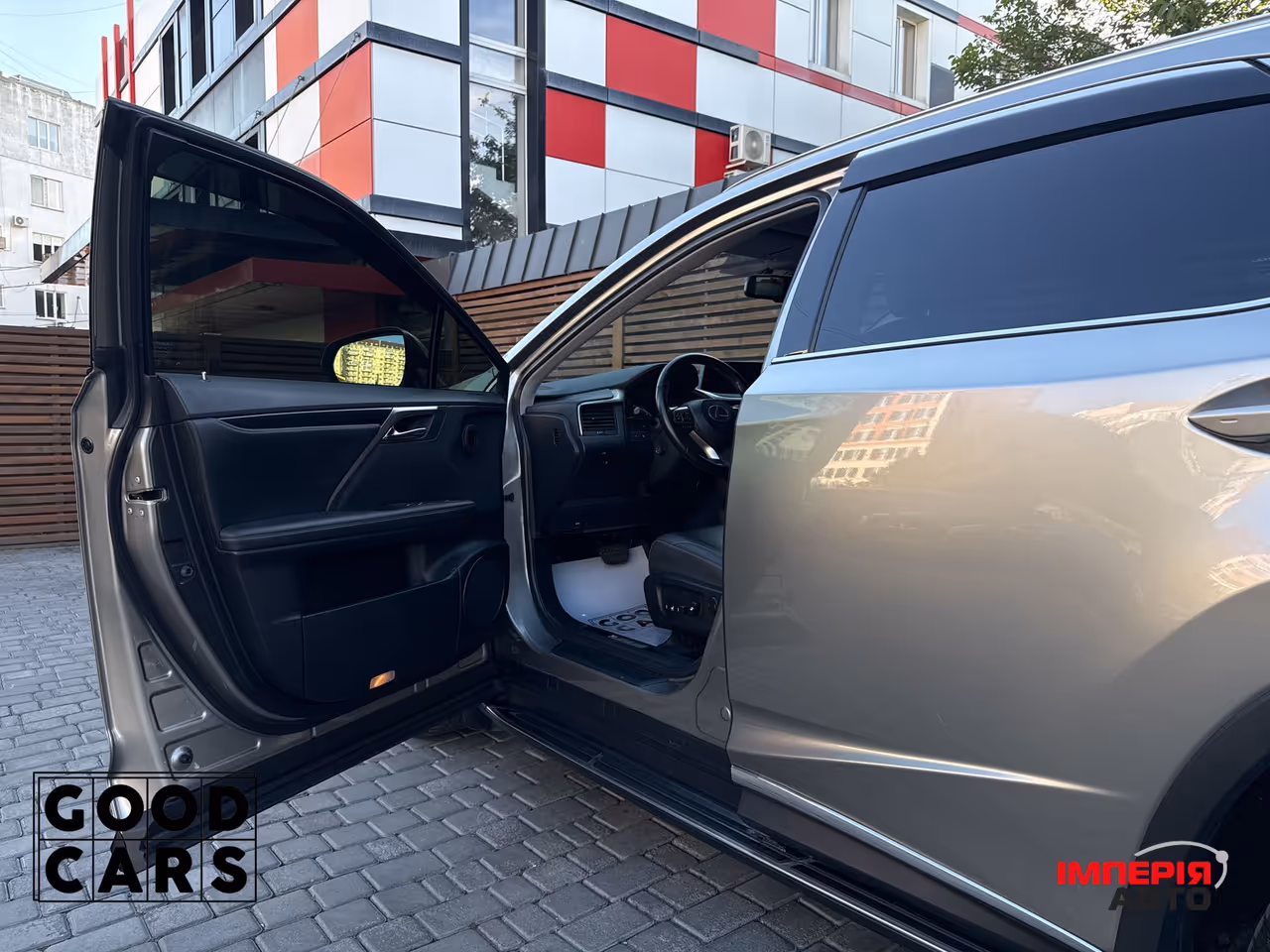 Lexus RX - фото 25