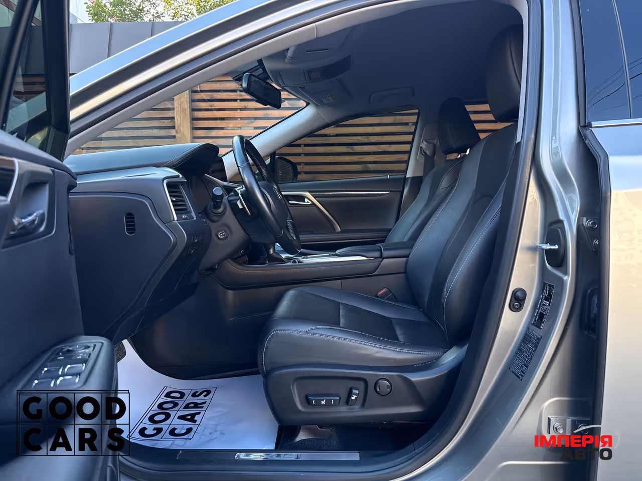 Lexus RX - фото 26