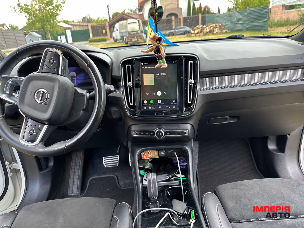 Volvo XC40 - фото 13