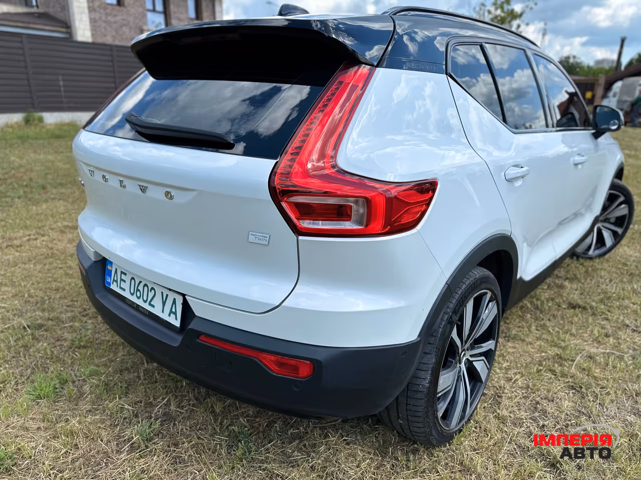 Volvo XC40 - фото 8