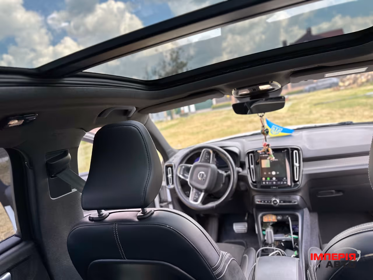Volvo XC40 - фото 14