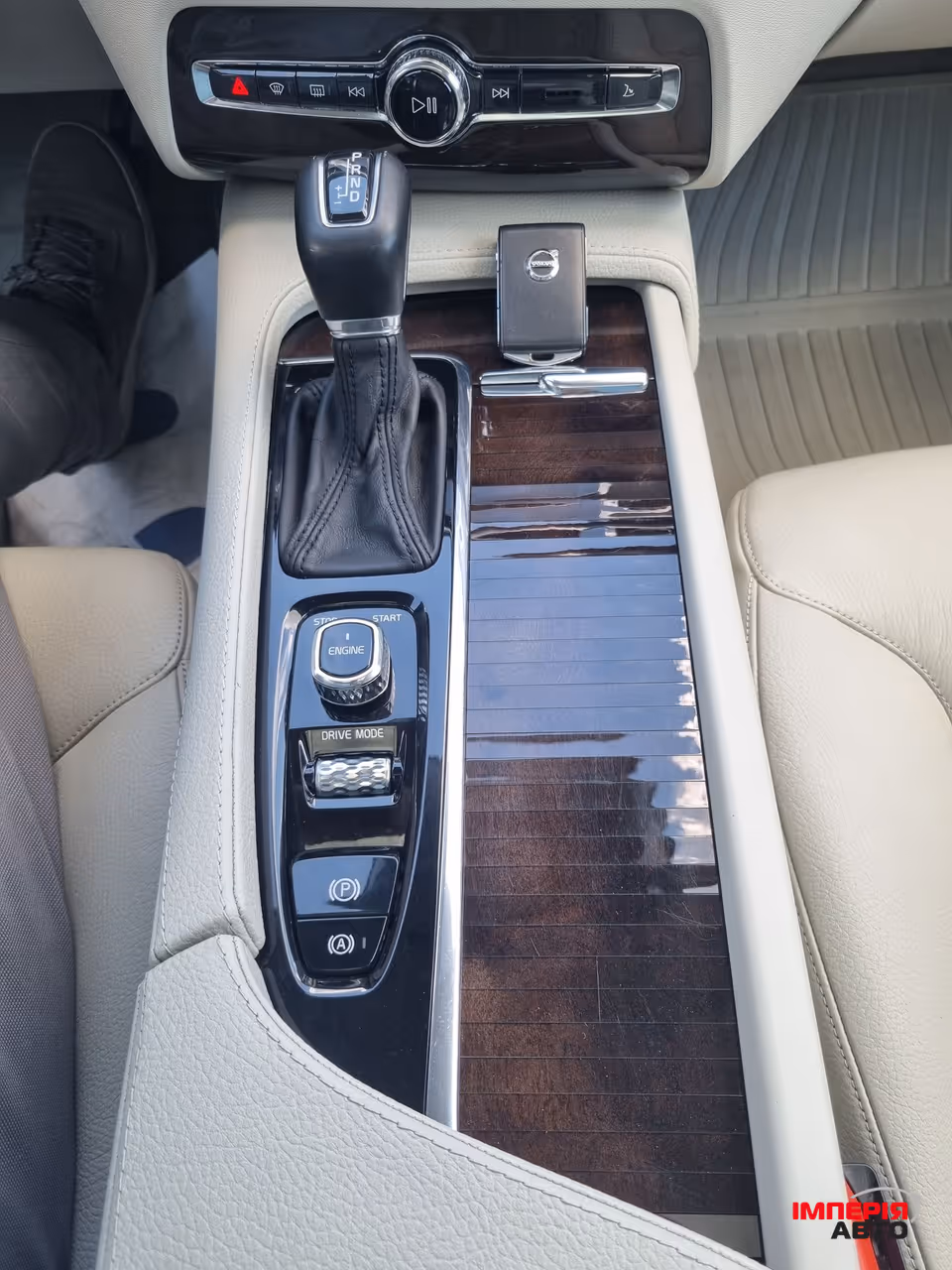 Volvo XC90 - фото 28