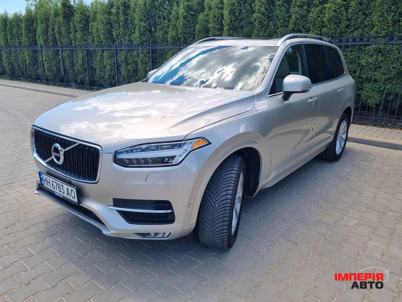 Volvo XC90 - фото 1