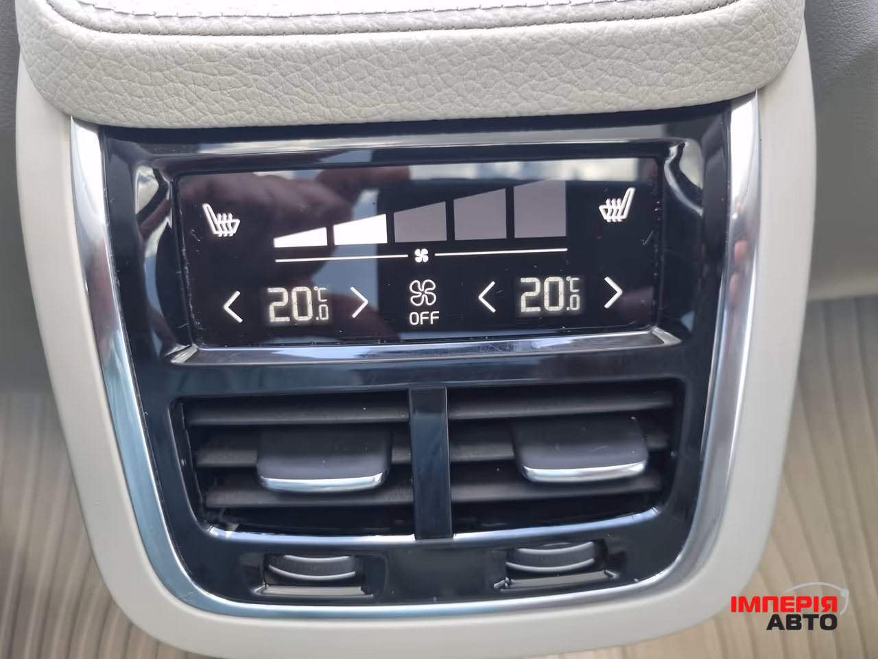Volvo XC90 - фото 22