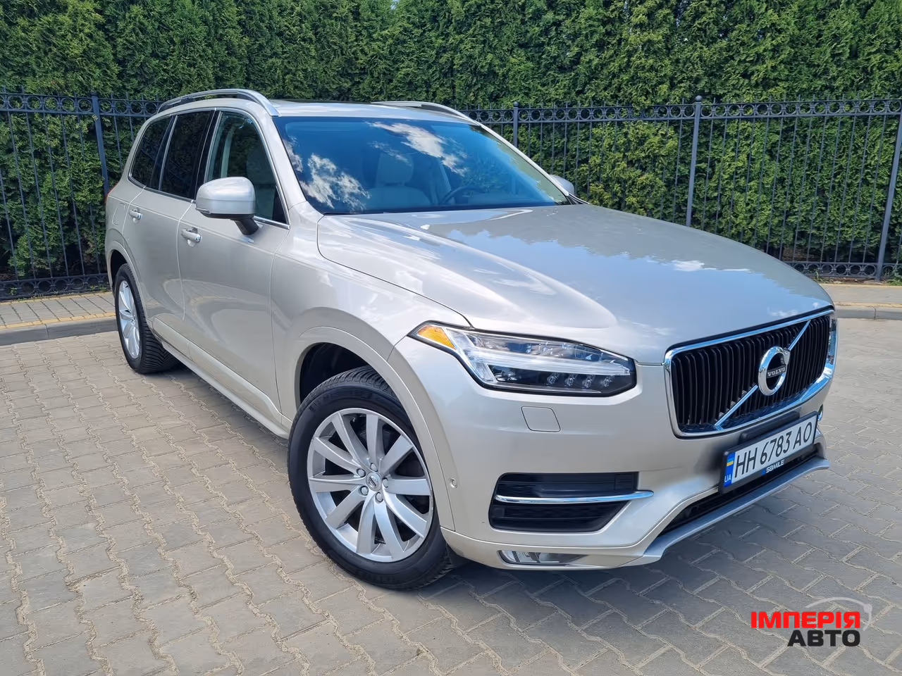 Volvo XC90 - фото 9