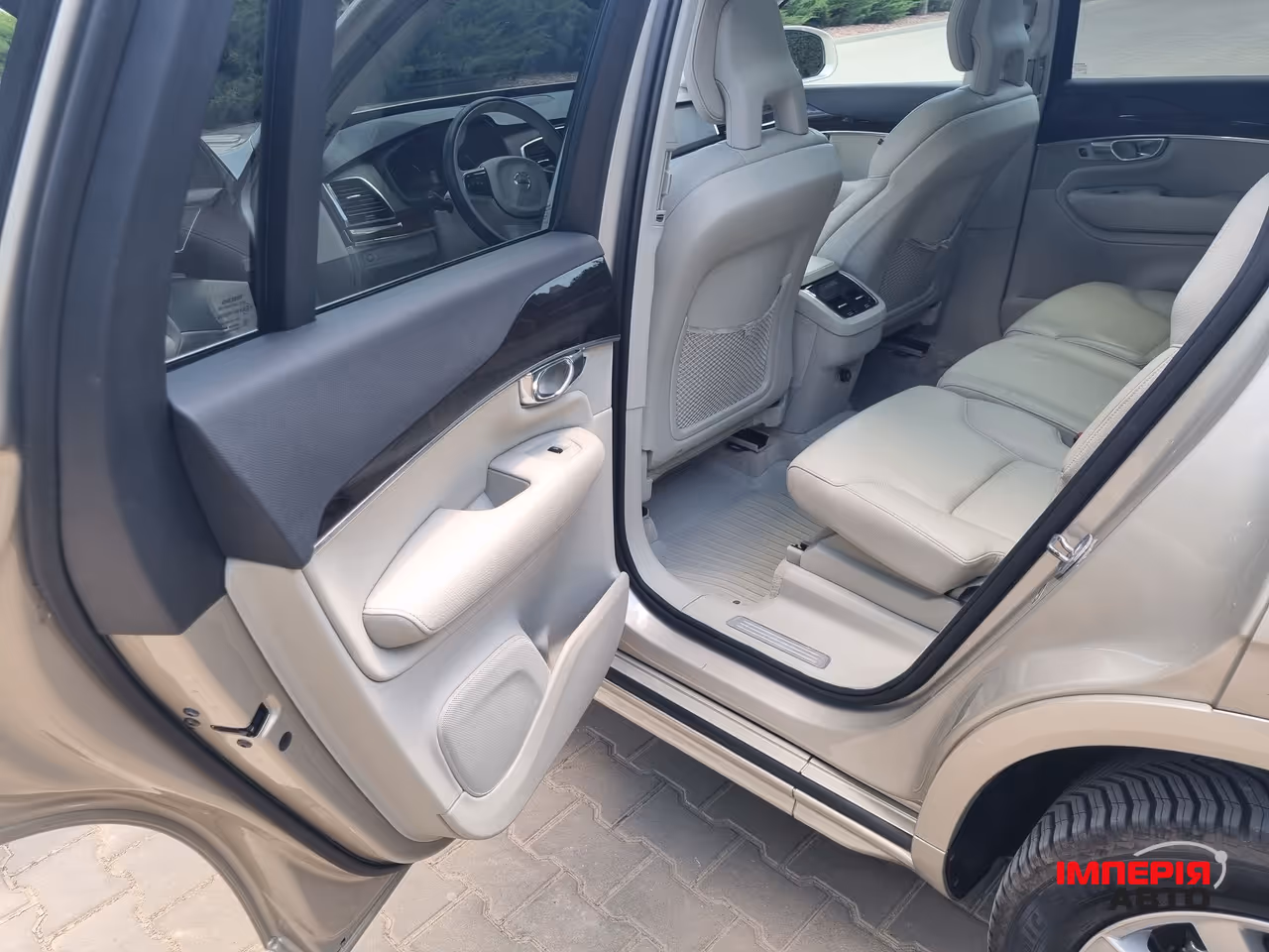 Volvo XC90 - фото 19