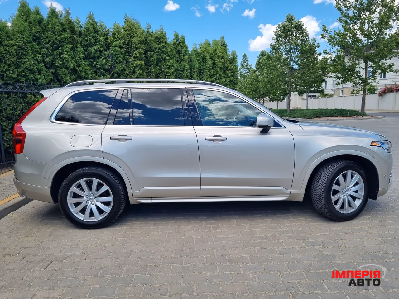 Volvo XC90 - фото 7