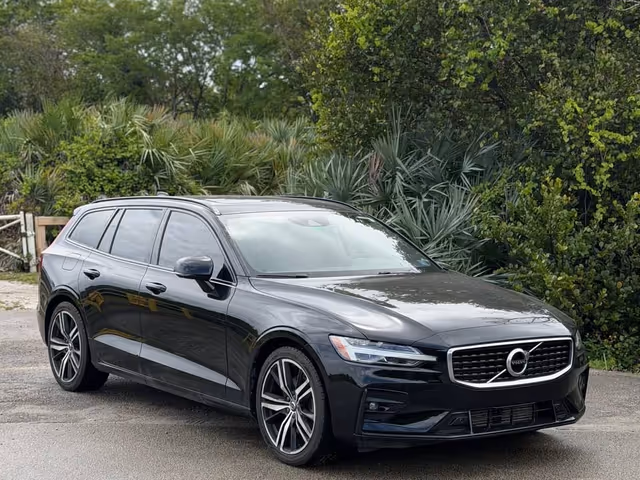 Volvo V60 - фото 1