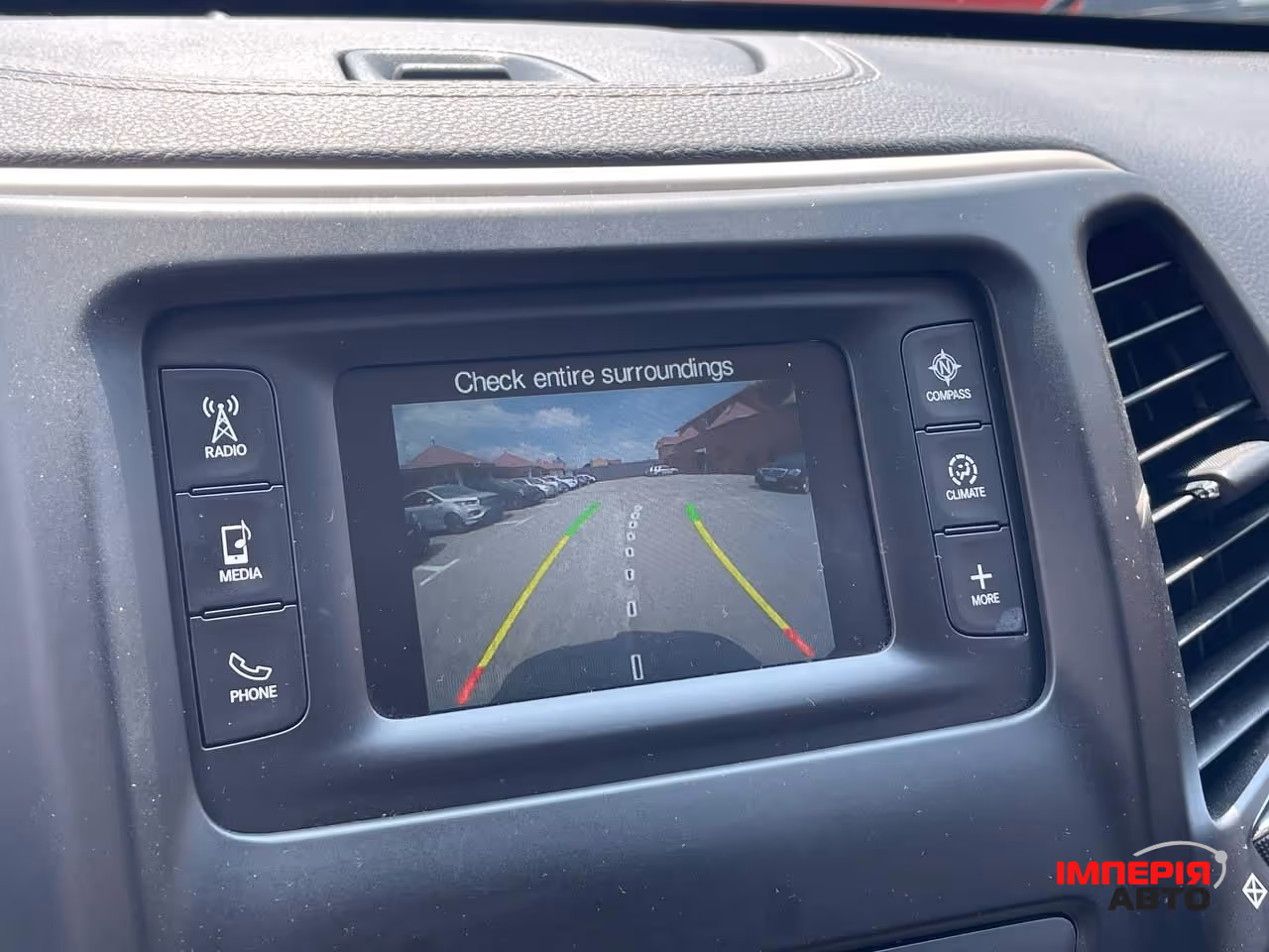 Jeep Cherokee - фото 11