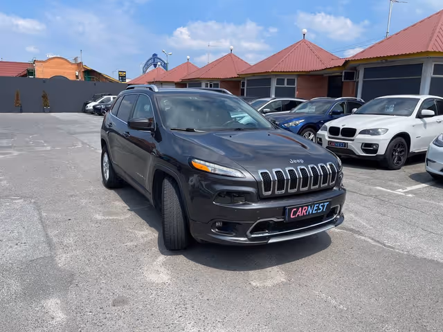 Jeep Cherokee - фото 4