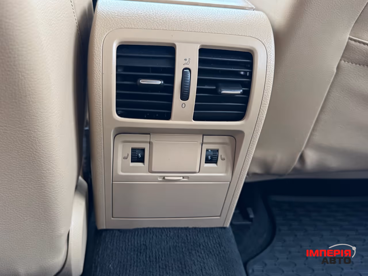 Volkswagen Passat - фото 7