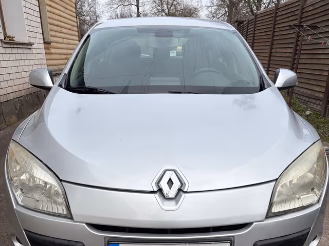 Renault Megane - фото 1