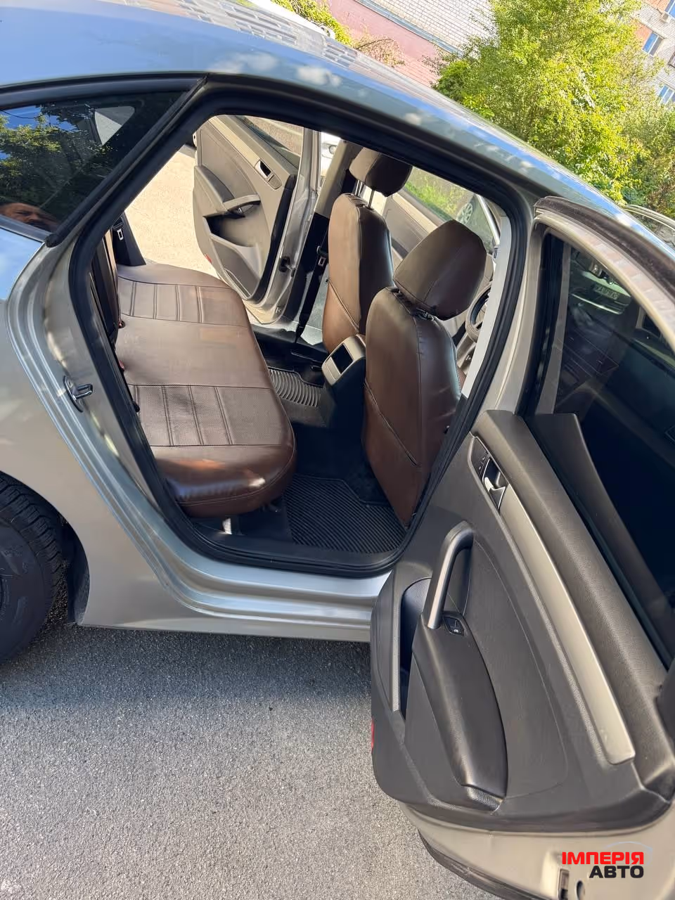 Volkswagen Passat - фото 6