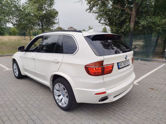 BMW X5 - фото 3