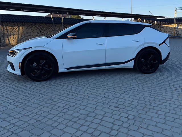Kia EV6 - фото 3