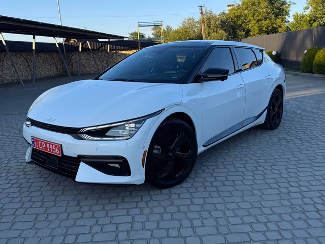 Kia EV6 - фото 1