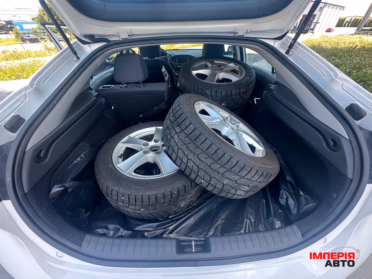 Hyundai IONIQ - фото 19