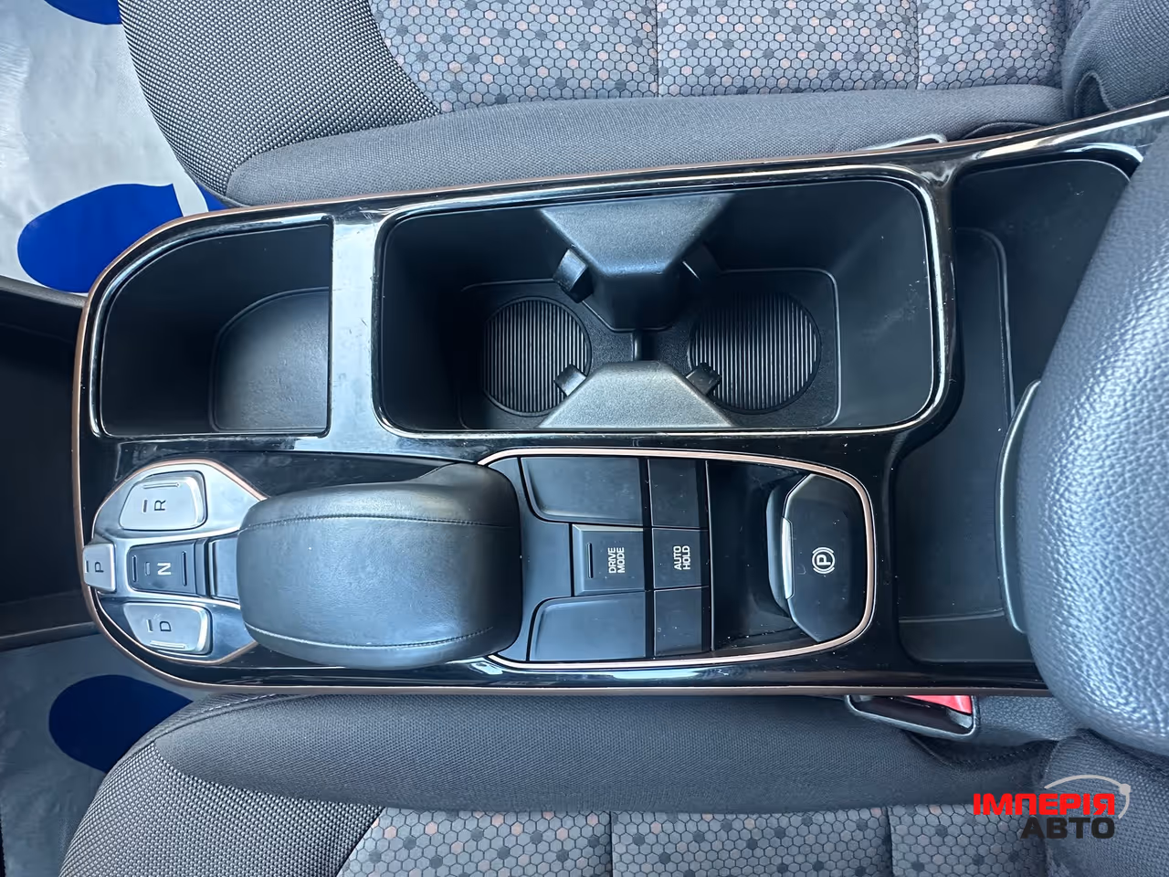 Hyundai IONIQ - фото 27
