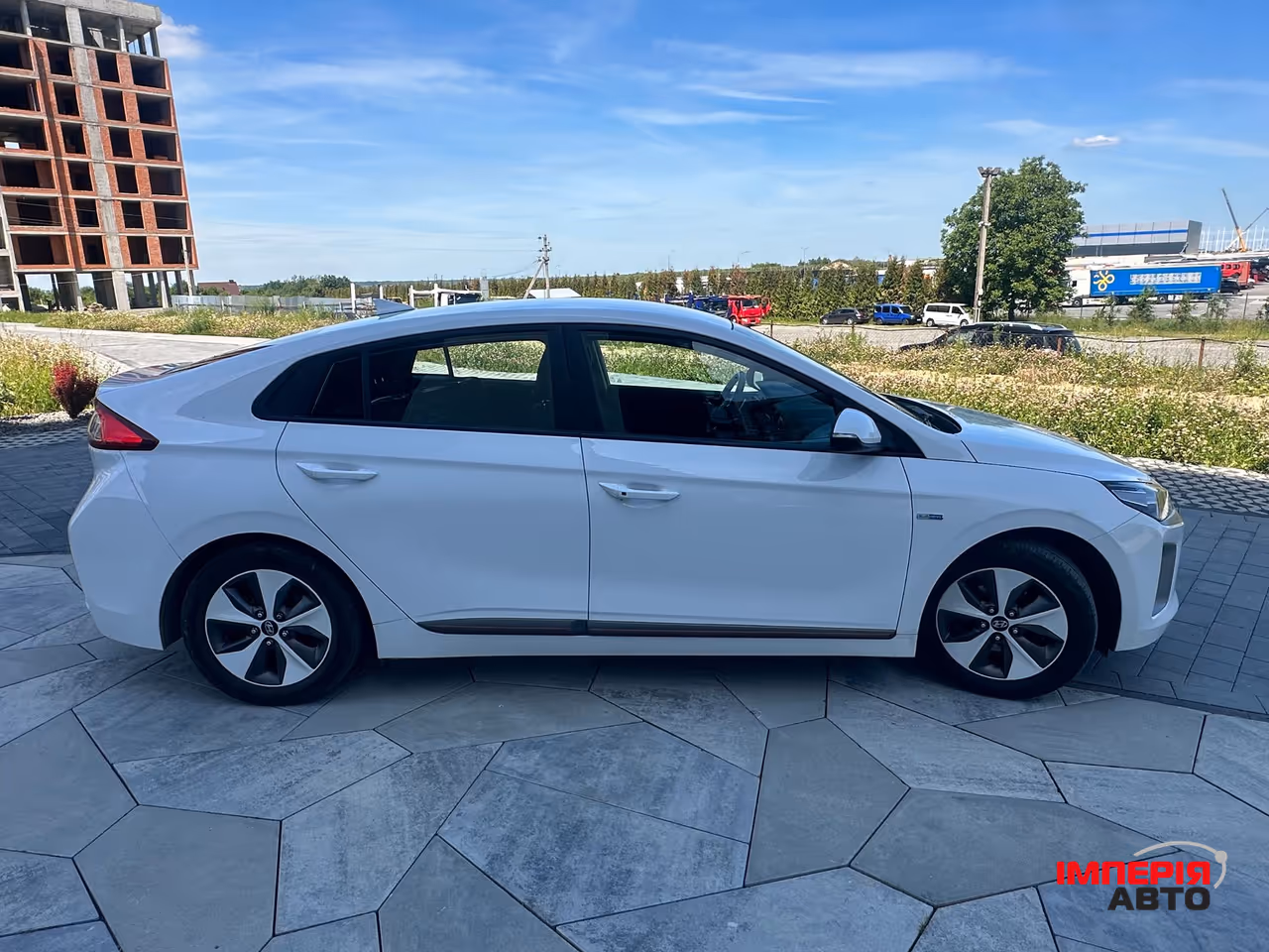 Hyundai IONIQ - фото 6